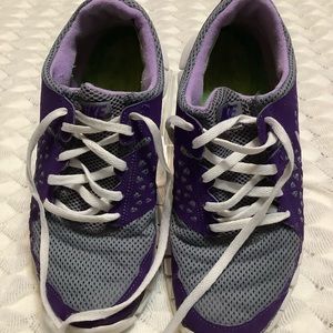 NIKE Free Run Tennis Shoes size 7